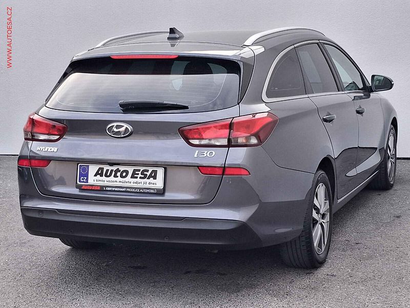 Hyundai i30 (2017) 1.4 T-GDi, 2.maj,ČR, Style - fotka 4 z 21