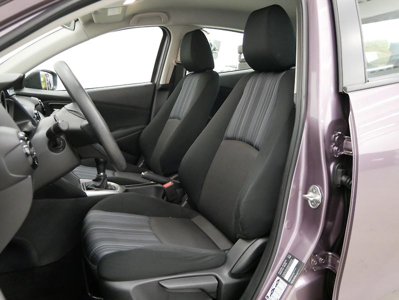 Mazda 2 - fotka 11 z 22