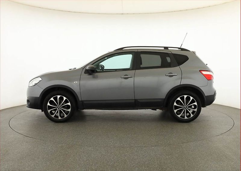 Nissan Qashqai (2013) 1.6, ČR,1.maj, Serv.kniha - fotka 3 z 15