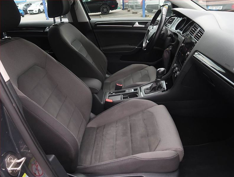 Volkswagen Golf (2019) Highline 2.0 TDI, Automat - fotka 9 z 20