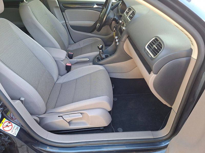 Volkswagen Golf (2009) 2.0TDI 103kW 4MOT -TAŽ.ZAŘ. - fotka 24 z 44