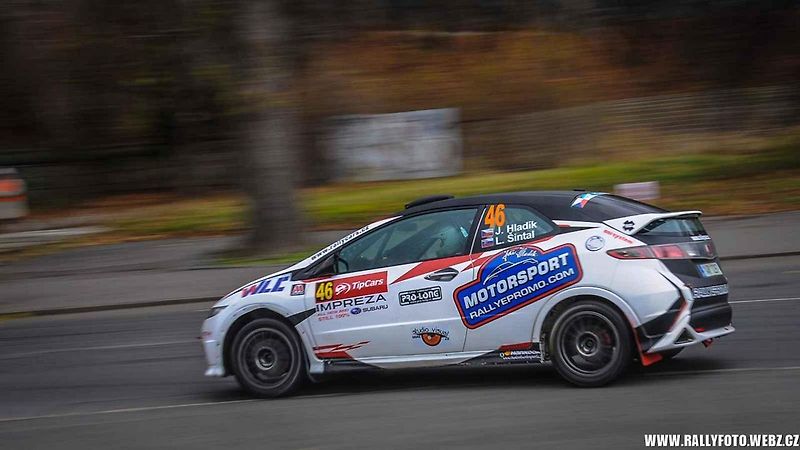 Jiří Hladík se svým zbrusu novým vozem Renault Clio Rally5 Phase II.