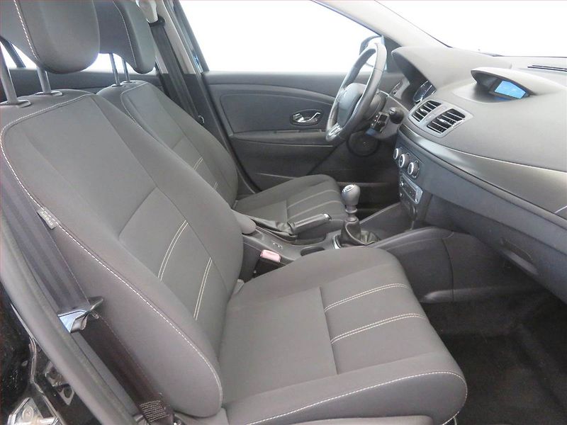 Renault Mégane (2014) Limited 1.6 16V, Tempomat - fotka 9 z 15