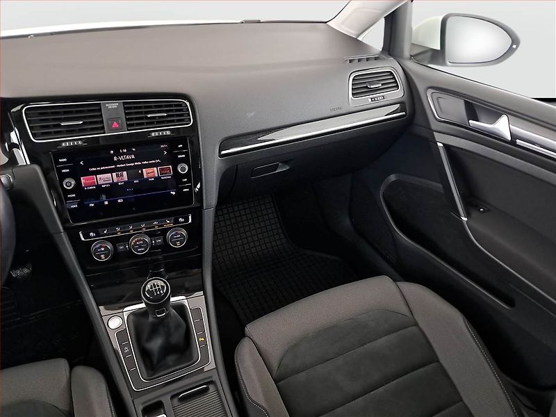 Volkswagen Golf (2020) Highline 1.5 TSI, ČR,1.maj - fotka 8 z 16