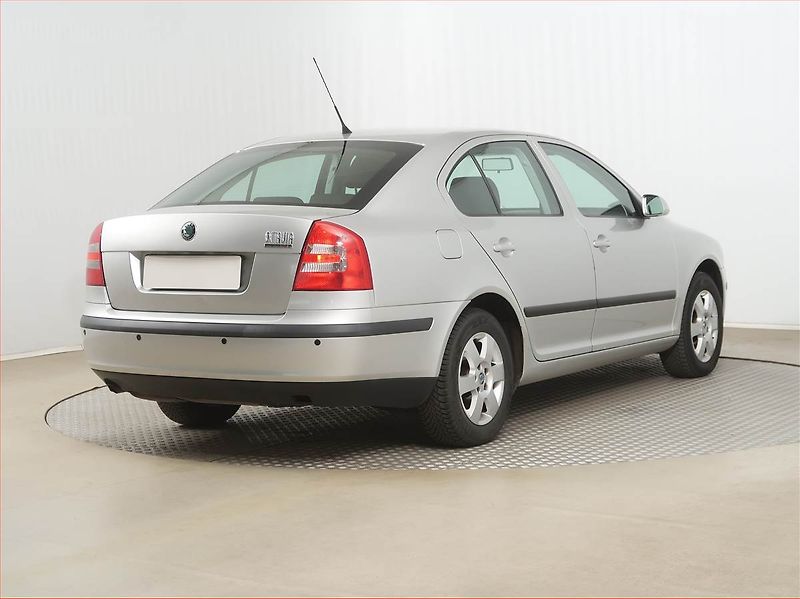 Škoda Octavia (2006) Ambiente 1.6, po STK - fotka 5 z 14