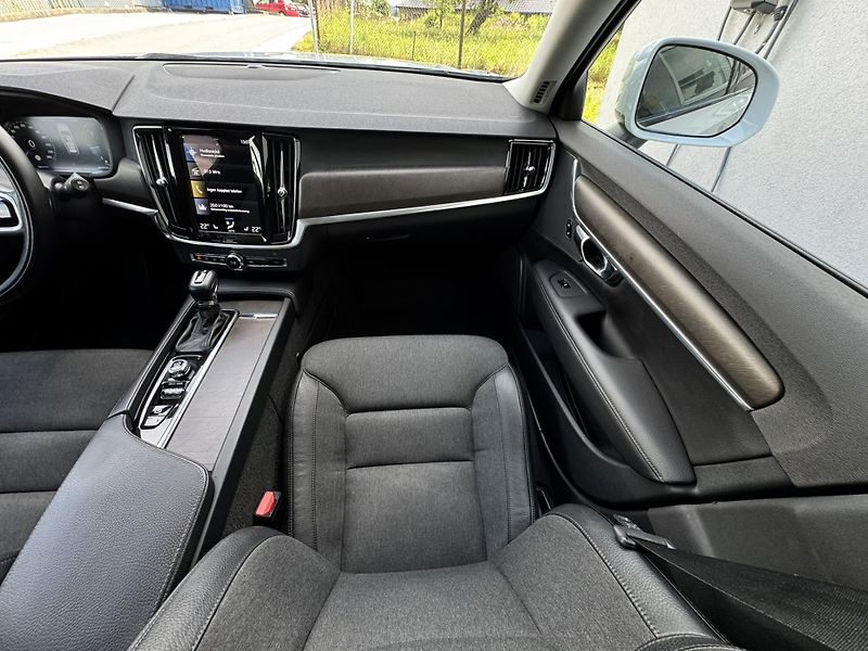 Volvo V90 CC D4 AWD/TZ/pneu REZERVACE - fotka 16 z 50