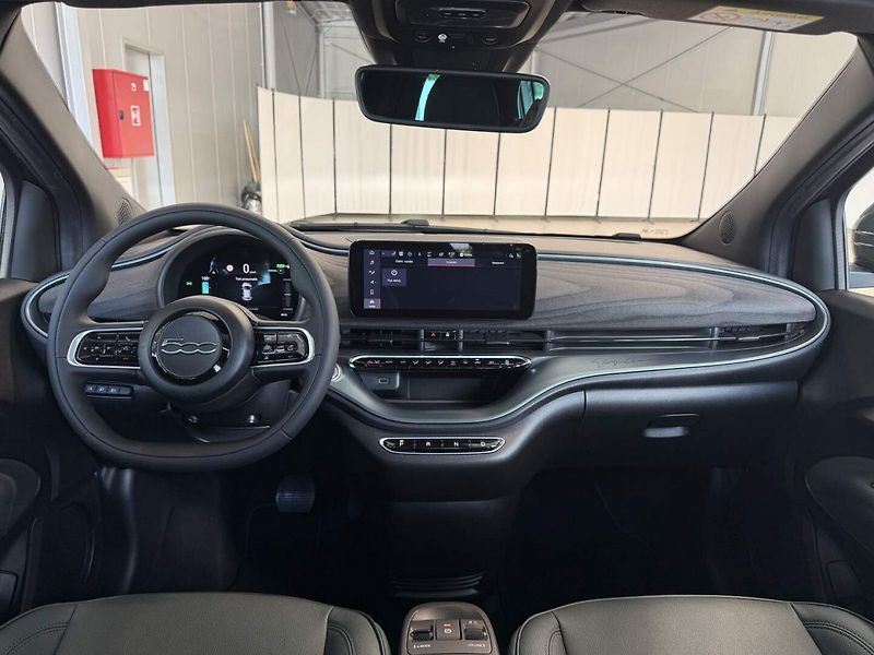 Fiat 500e (2025) Giorgio Armani Hatchback 42 kW - fotka 7 z 29