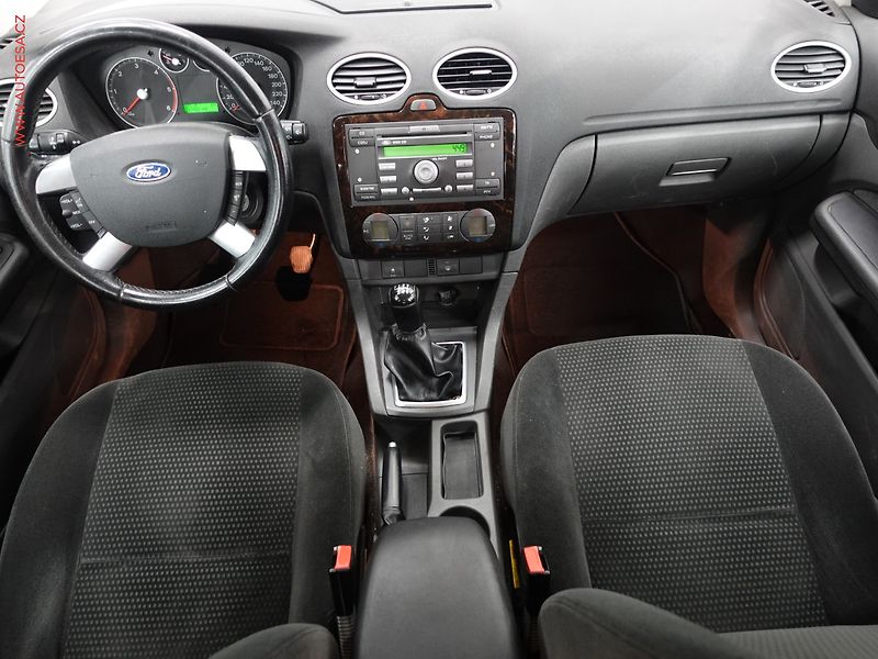 Ford Focus (2005) 2.0TDCi, AC - fotka 7 z 17
