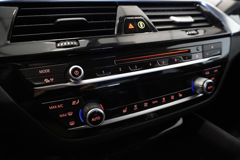 BMW Řada 5 530 D SPORTLINE AUTOMAT - fotka 15 z 28