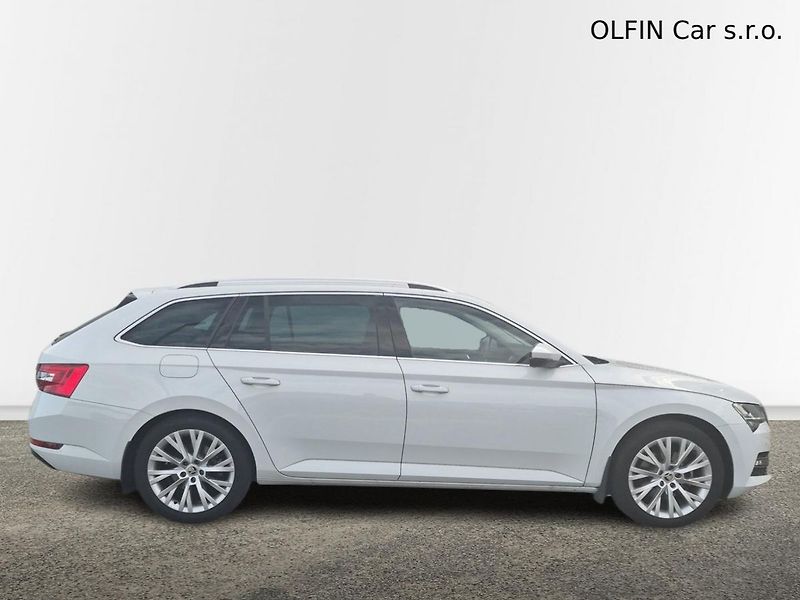 Škoda Superb Combi 2.0 TSI DSG Style+ 140 k - fotka 6 z 25