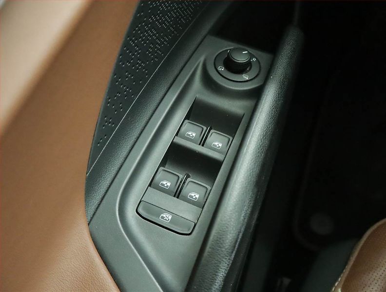 Škoda Enyaq (2023) iV 80 (82 kWh), SoH 95% - fotka 16 z 19