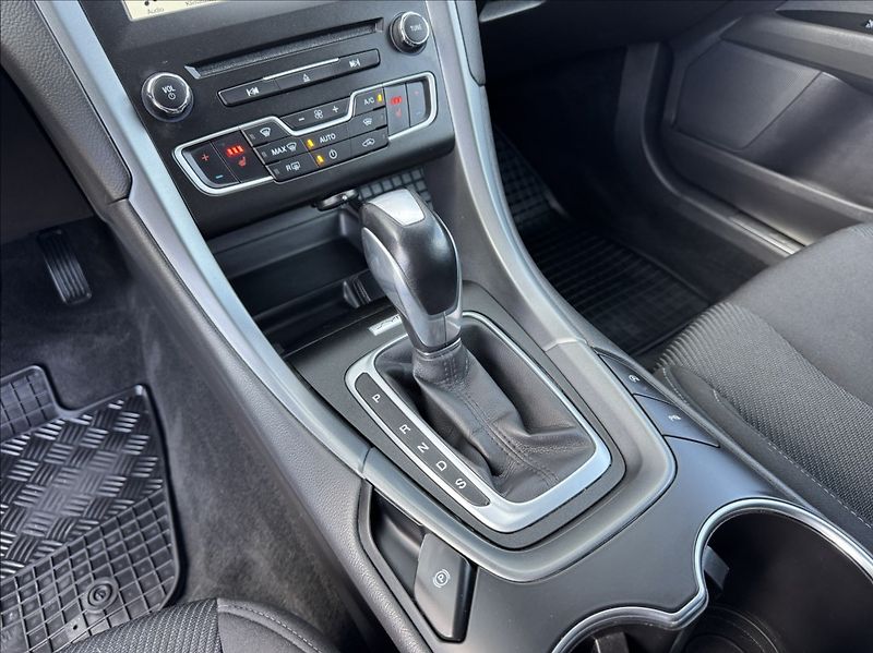 Ford Mondeo 2,0 TDCi TITANIUM tažné ČR - fotka 36 z 50