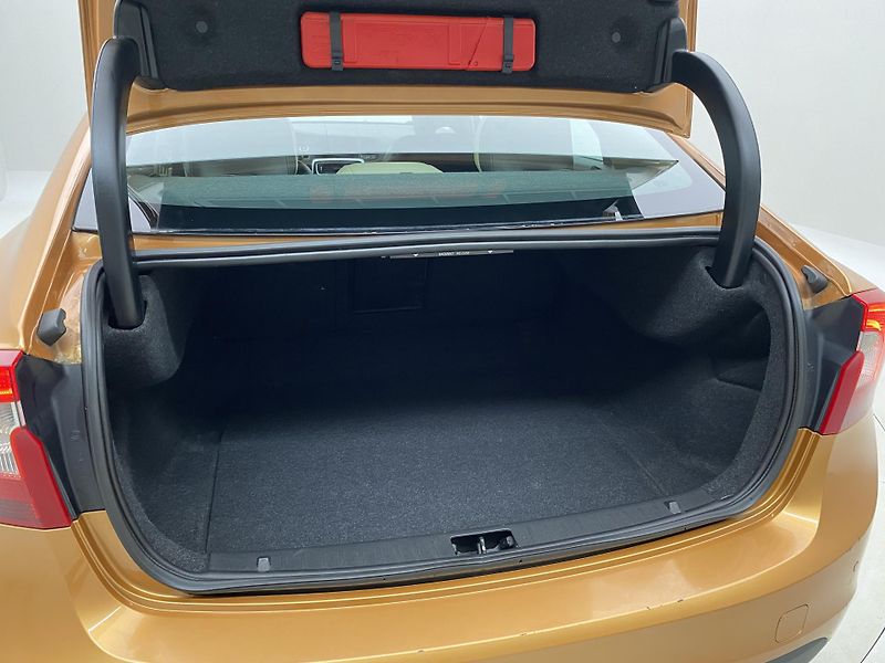 Volvo S60 D3 SUMMUM REZERVACE - fotka 6 z 46