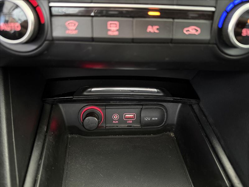 Kia Optima 1,7   CRDi 104kW,AUTOMAT,ČR - fotka 20 z 28