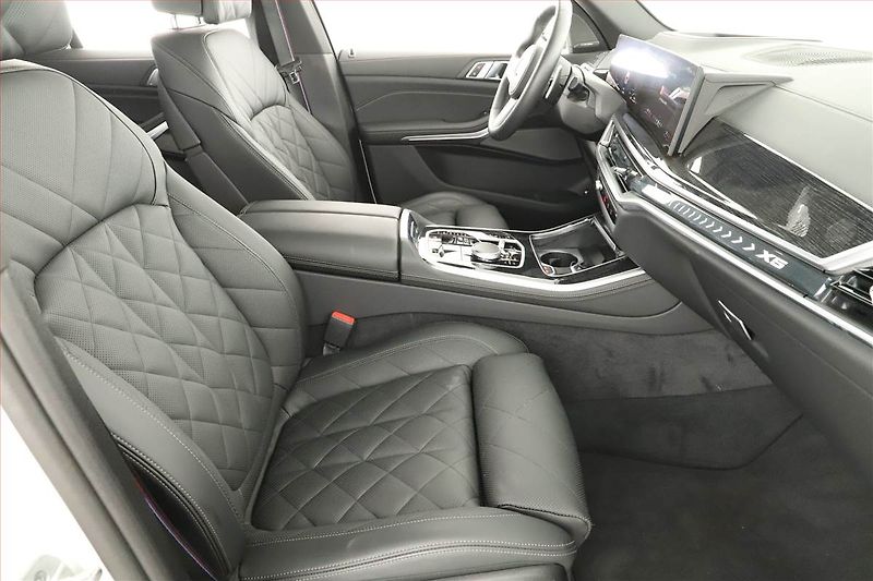 BMW X5 (2025) xDrive50e, M PAKET, 50e - fotka 7 z 22