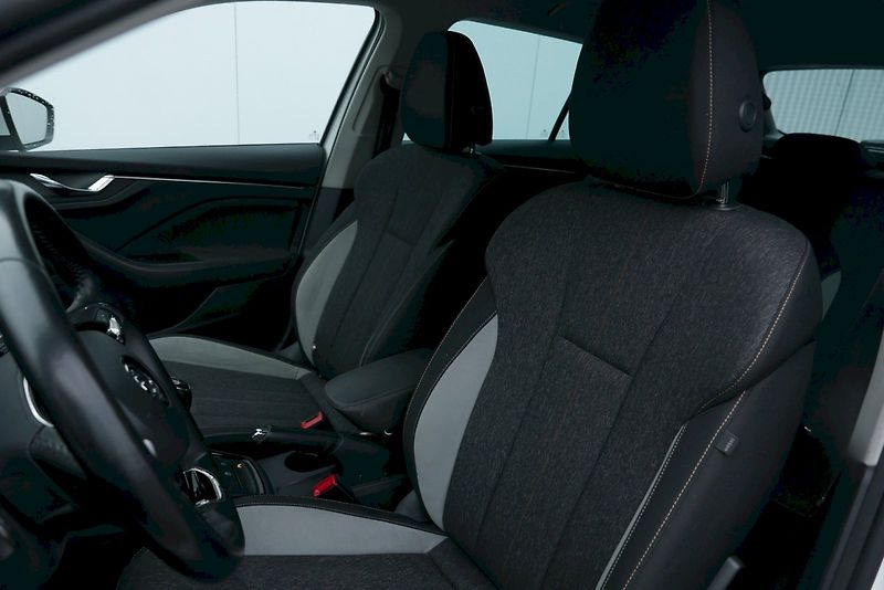 Škoda Kamiq (2023) 1.5 TSI 110 kW M6° Style - fotka 10 z 34