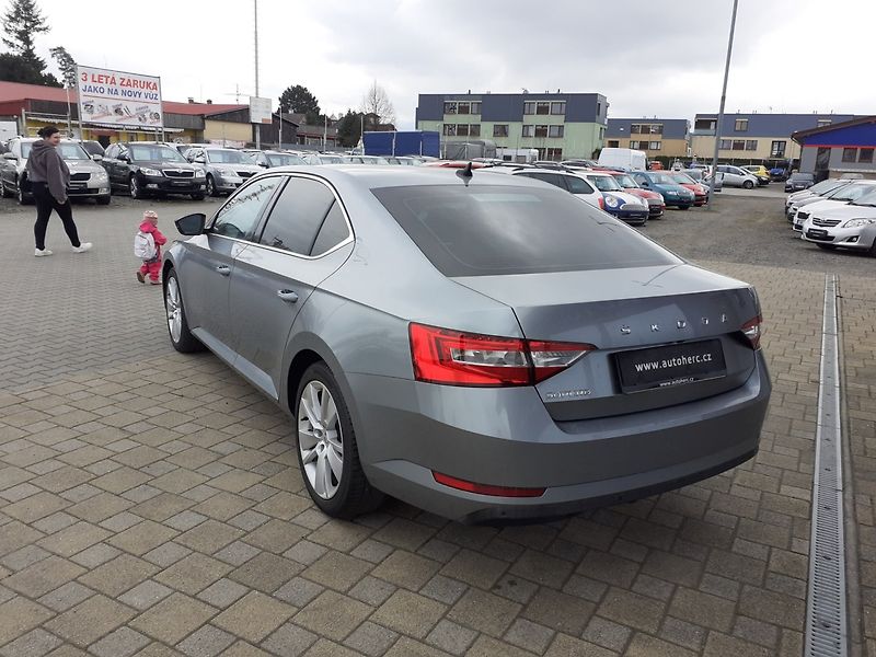 Škoda Superb (2020) 2.0 TDi 140Kw DSG ČR - fotka 5 z 32