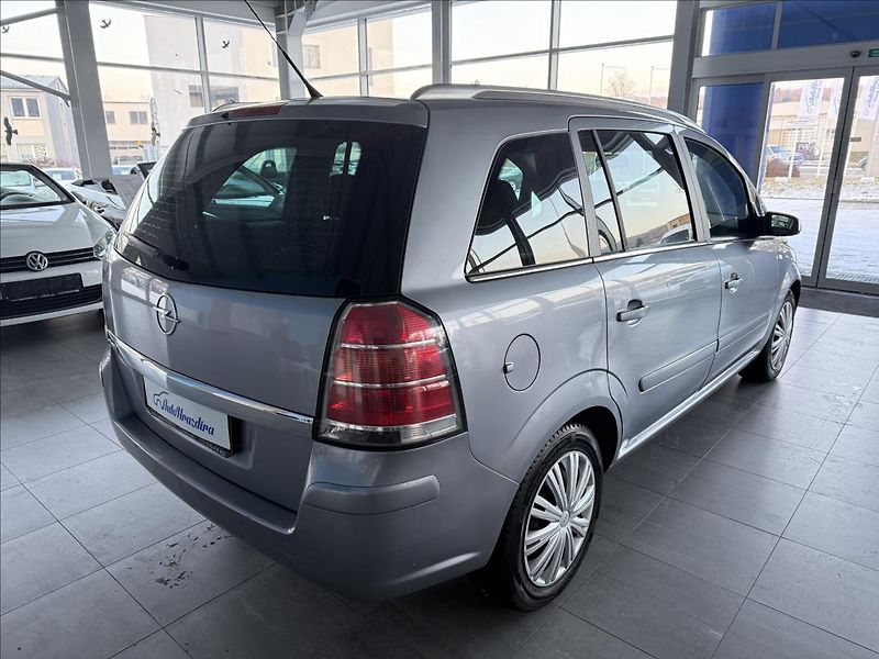 Opel Zafira 1,6   77kW,SERVISKA,7 MÍST - fotka 6 z 20