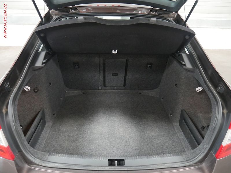 Škoda Octavia (2013) 1.6 TDi, ČR, Sport, bixen, - fotka 7 z 21