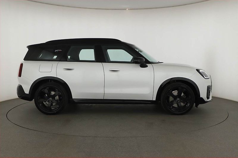 Mini Countryman (2025) S All4, JCW, HUD, Kamera, Navi - fotka 6 z 23