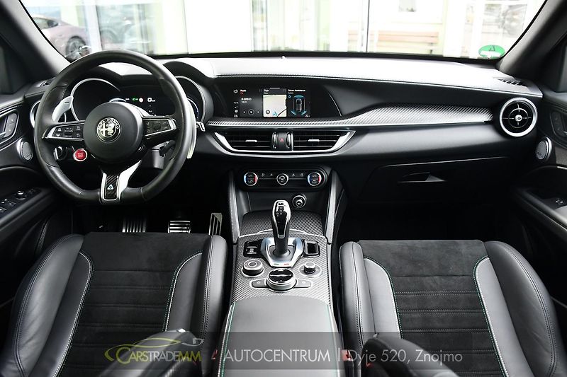 Alfa Romeo Stelvio 2.9V6 Bi-T SPARCO REZERVACE - fotka 20 z 54