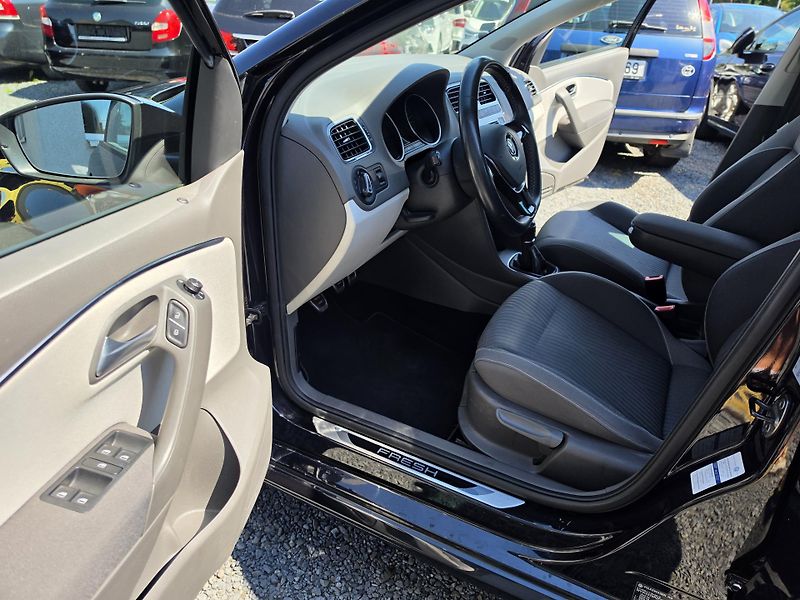 Volkswagen Polo 1.0 MPI Park Senzor Fresch - fotka 18 z 20