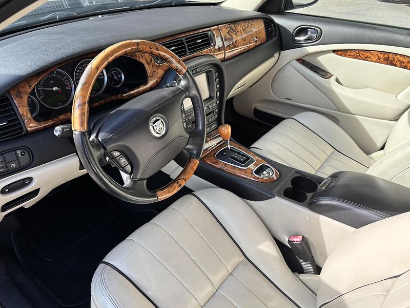 Jaguar S-Type (2007) 2.7D, 152kw Nová STK - fotka 14 z 18