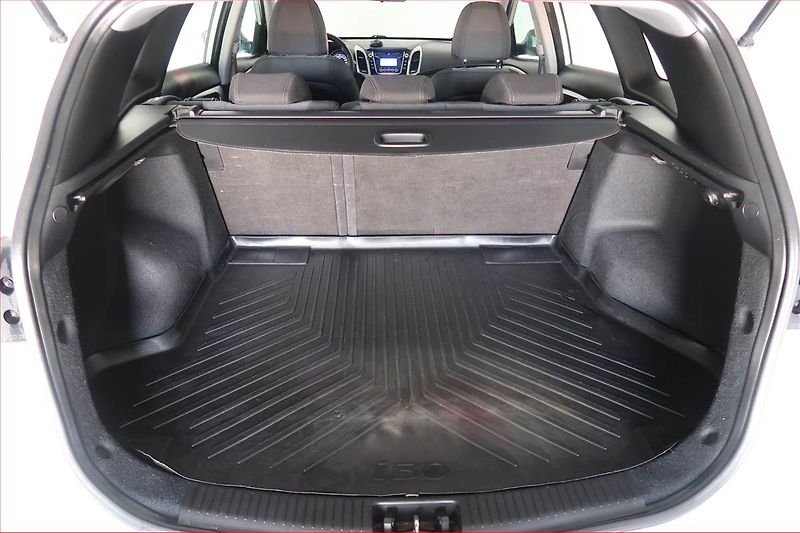 Hyundai i30 (2015) 1.6 CRDi, Tempomat - fotka 13 z 16