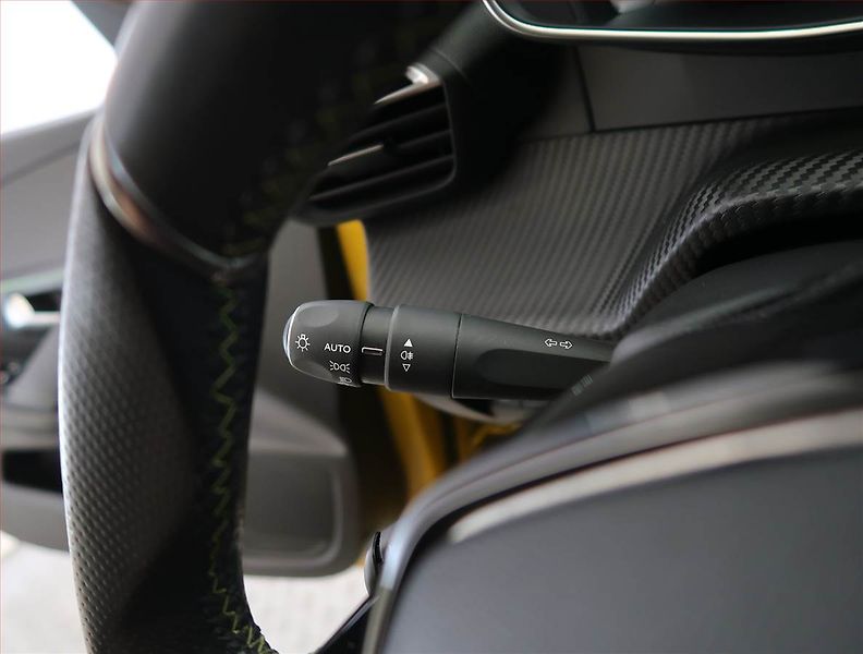 Peugeot 208 (2020) 50 kWh, SoH 84%, Automat - fotka 23 z 26