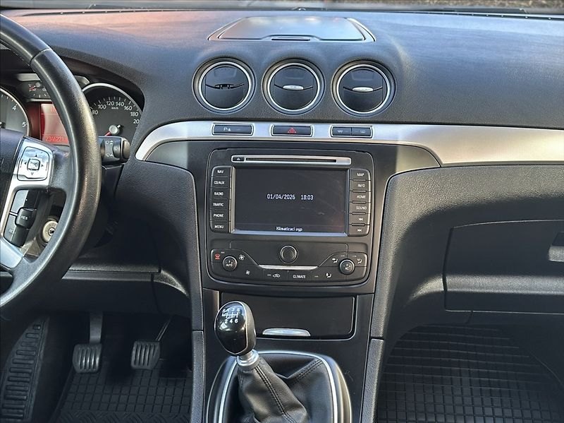 Ford S-MAX 2,0 TDCI 140PS  Trend - fotka 24 z 49