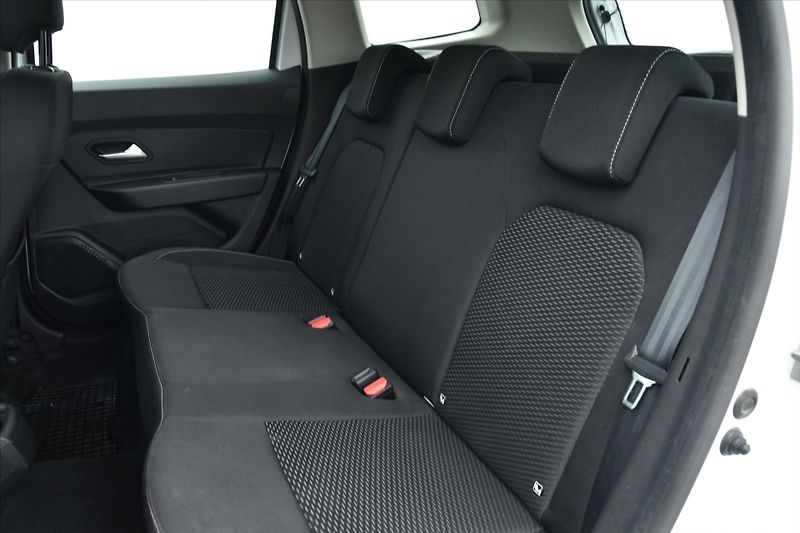 Dacia Duster 1.0TCe 67kW 1. MAJITEL ČR - fotka 10 z 21