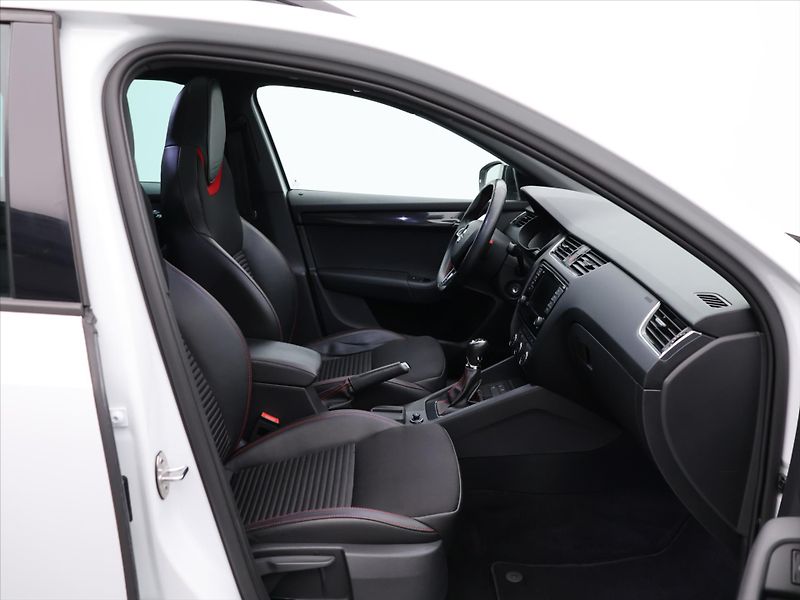 Škoda Octavia 2,0 TSI RS Challenge 1.Maj. - fotka 11 z 28