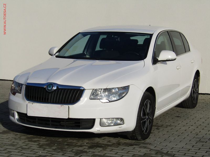 Škoda Superb (2012) 2.0 TDi, Elegance, AT - fotka 3 z 3