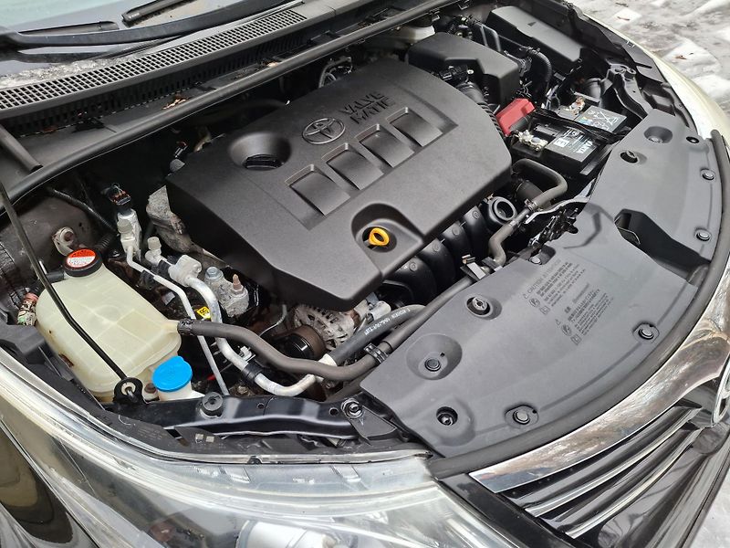 Subaru Forester 2.0 benzin  Rezervace - fotka 16 z 43