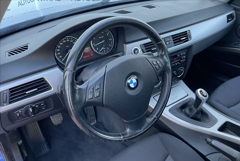 BMW Řada 3 2,0 i,105kW,STK 8/28,serv.kn. - fotka 12 z 22