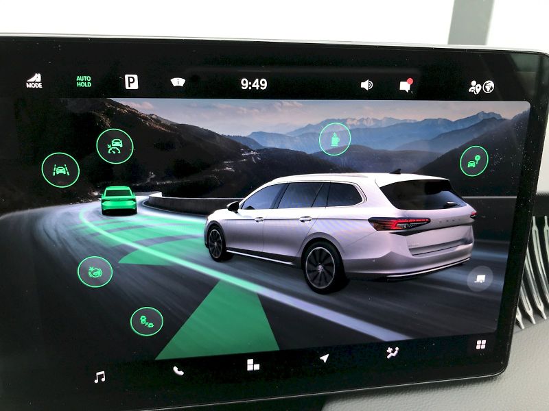 Škoda Superb (2024) COMBI 2.0 TDI - 142 KW, L&K, A - fotka 17 z 28