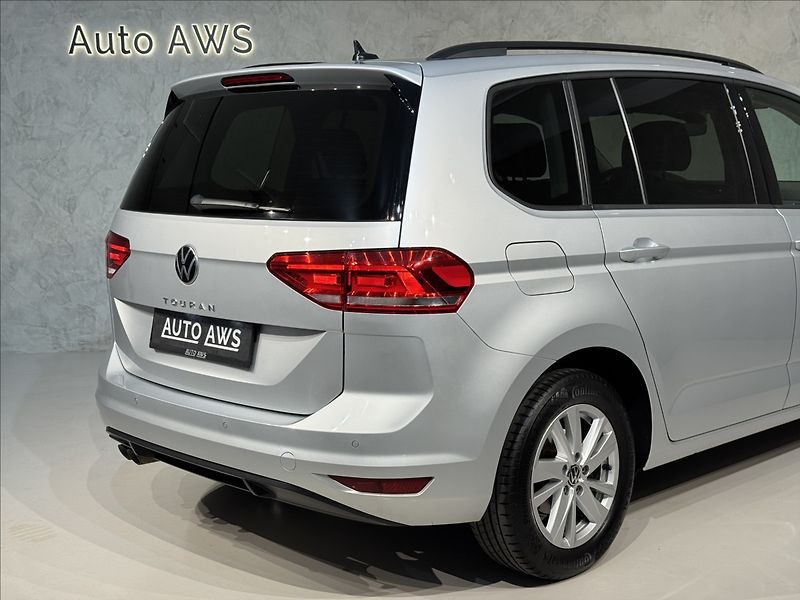 Volkswagen Touran 2,0 TDi  DSG Comfortline LED V - fotka 10 z 43
