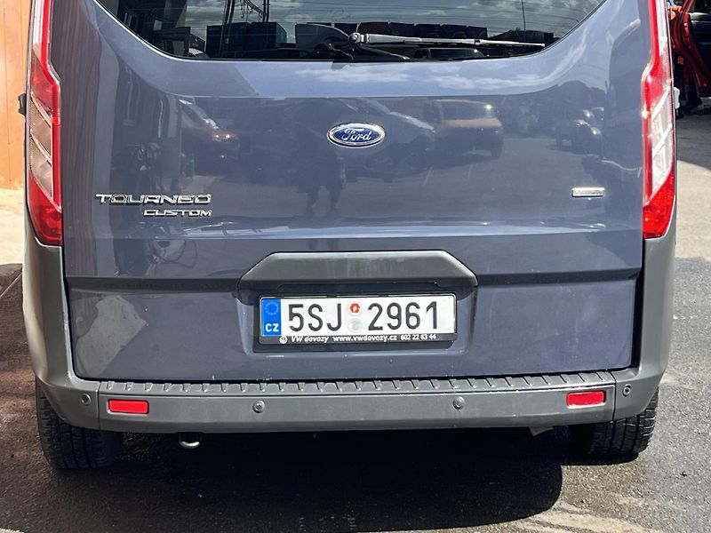 Ford Tourneo Custom (2014)  2,2TDi 9míst PO VELKÉM SERVIS - fotka 7 z 19