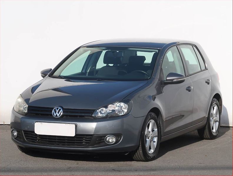 Volkswagen Golf (2012) Comfortline 1.6 TDI, Tempomat - fotka 2 z 17