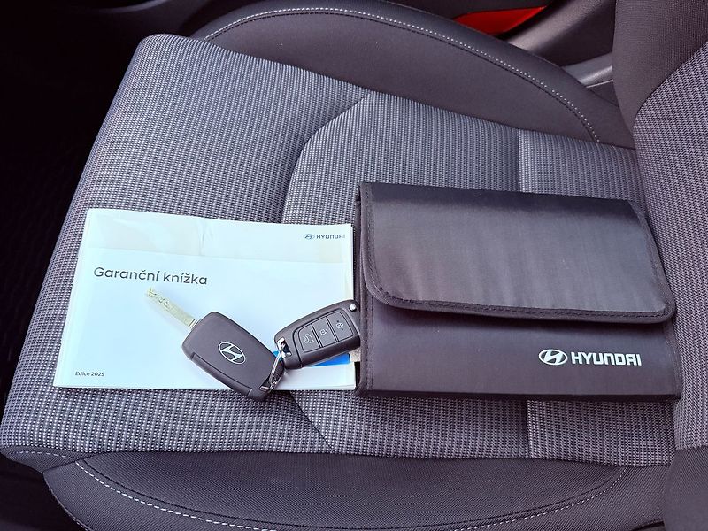 Hyundai i30 1.5 CVVT Comfort, ČR, Záruka - fotka 27 z 29