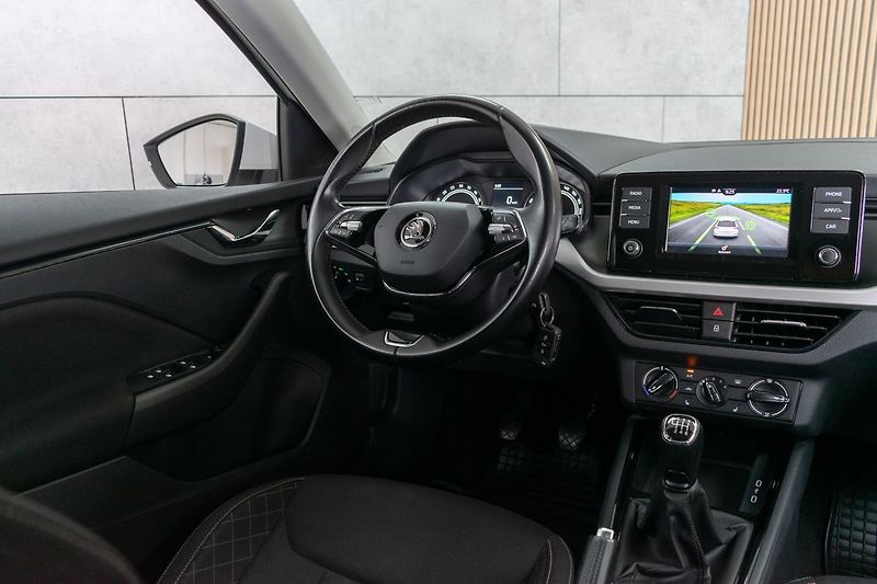 Škoda Scala 1.6 TDI 85kW AMBITION*DPH*ČR 1 - fotka 8 z 37
