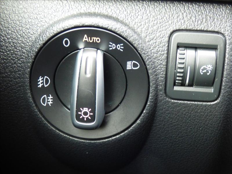 Volkswagen Tiguan 1,4 TSI 90KW SPORT - fotka 15 z 50