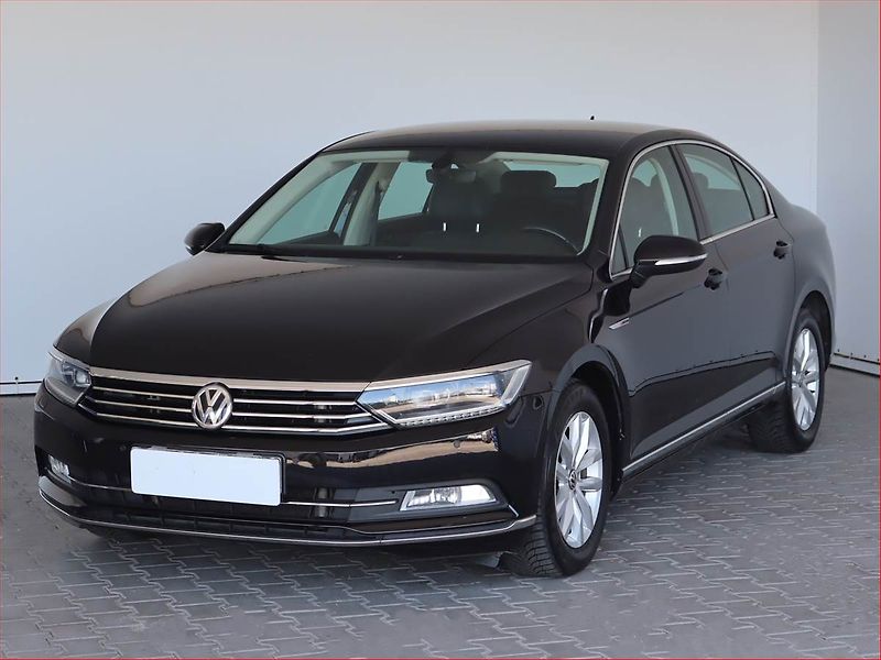 Volkswagen Passat (2017) 2.0 TDI, 4X4, Automat - fotka 2 z 25