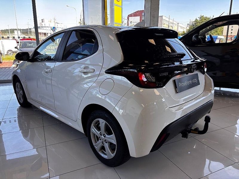 Toyota Yaris 1.5HEV 68kW REZERVACE - fotka 7 z 16