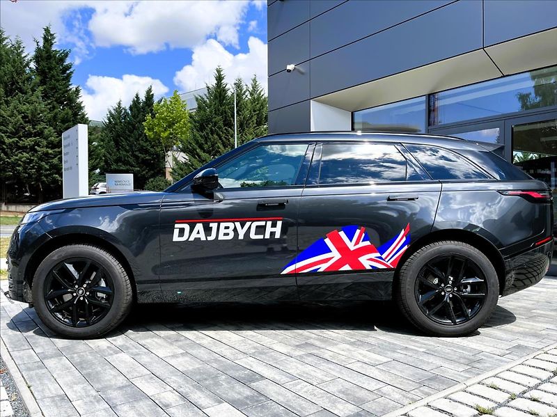 Land Rover Range Rover Velar 2,0 D200 DYNAMIC SE AWD - fotka 2 z 37