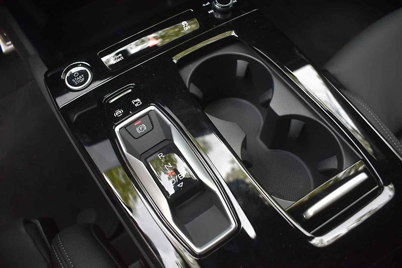 Audi A6 e-tron je hodně pohodlné auto s velmi dobrým dojezdem.