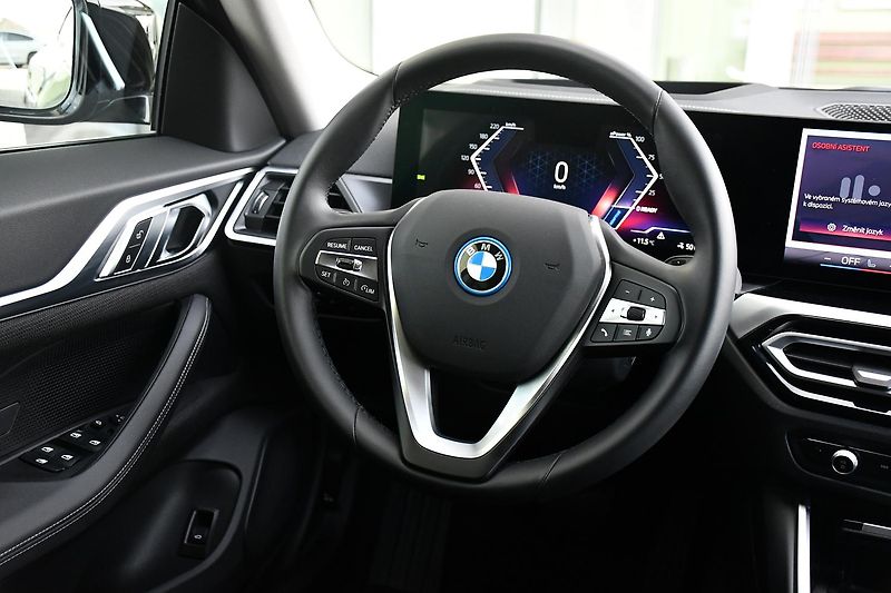 BMW i4 eDrive35 3L-ZÁRUKA  9tis.KM 1M - fotka 6 z 42