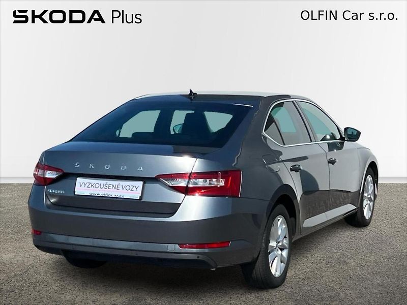 Škoda Superb 2,0 TDi 110kW 7DSG STYLE  REZE - fotka 2 z 27
