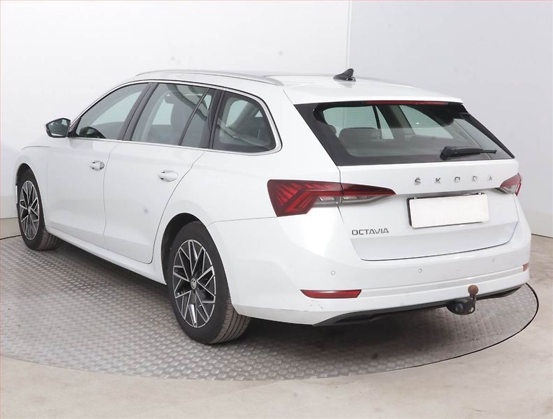 Škoda Octavia (2021) Style 2.0 TDI, Kůže, Navi - fotka 4 z 17