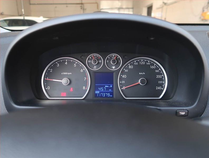 Hyundai i30 (2009) 1.4 CVVT - fotka 11 z 16